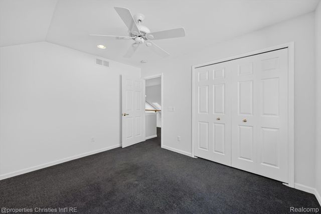 237 Winslow Circle, Commerce Charter Township, MI 48390