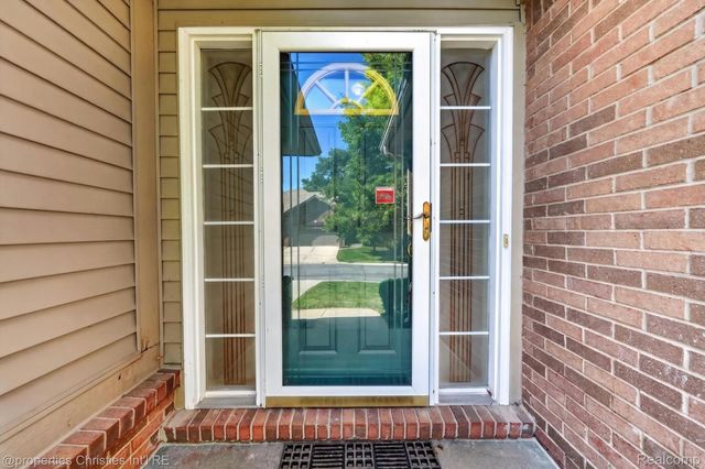 237 Winslow Circle, Commerce Charter Township, MI 48390