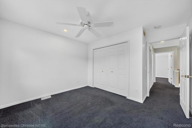 237 Winslow Circle, Commerce Charter Township, MI 48390