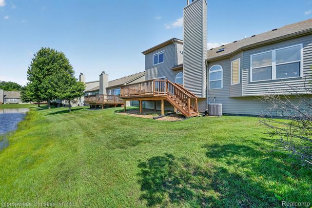 237 Winslow Circle, Commerce Charter Township, MI 48390