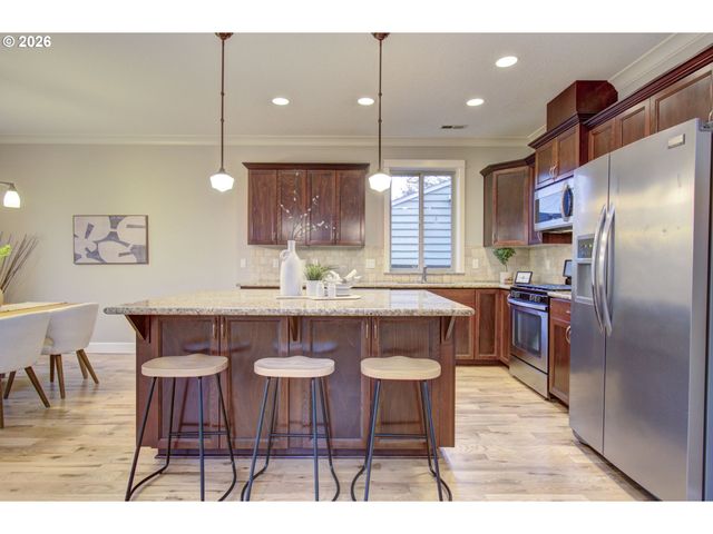 6529 Se REEDWAY St, Portland, OR 97206