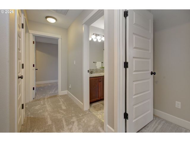 6529 Se REEDWAY St, Portland, OR 97206