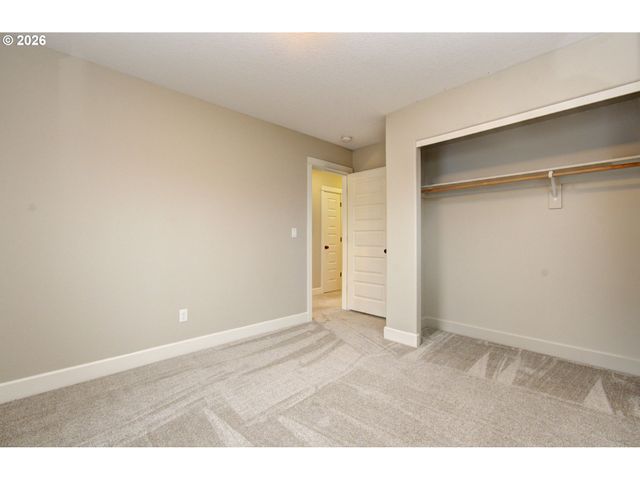 6529 Se REEDWAY St, Portland, OR 97206