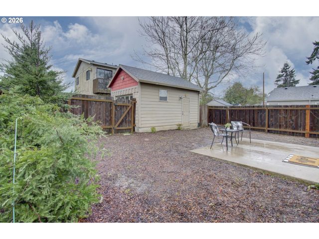 6529 Se REEDWAY St, Portland, OR 97206