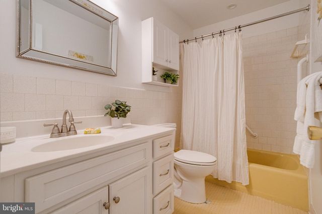 5613 SHARON DR, Glen Arm, MD 21057