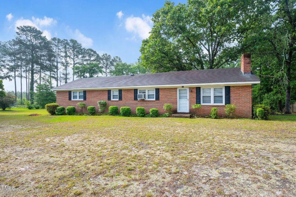 202 Hamilton Road, Bunnlevel, NC 28323