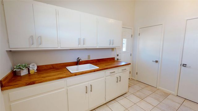 1124 W 6th, Brady, TX 76825