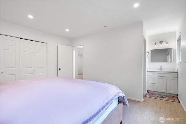 14260 110th Avenue NE, Kirkland, WA 98034