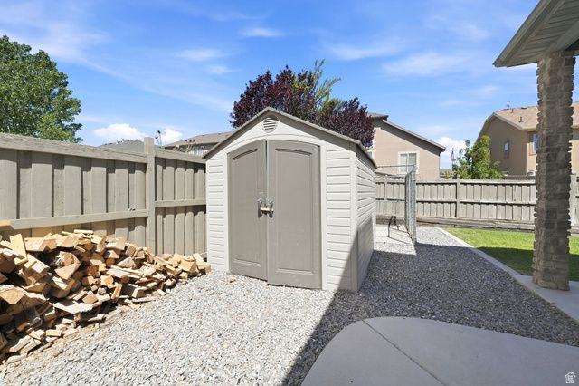 3817 E PINEHURST DR, Eagle Mountain, UT 84005