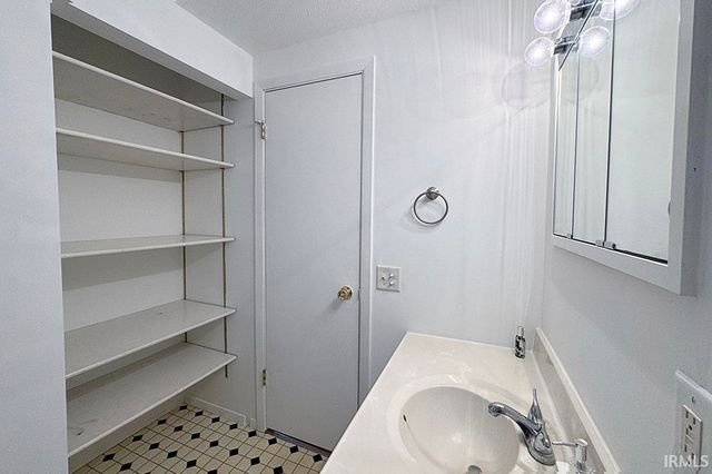 1315 Providence Court, Mishawaka, IN 46544