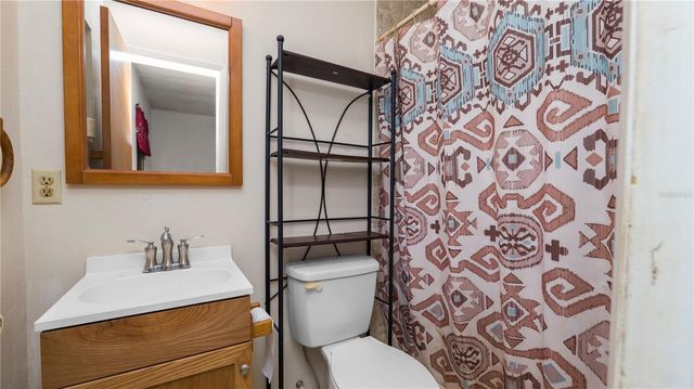 2005 W PIPKIN ROAD, Lakeland, FL 33811