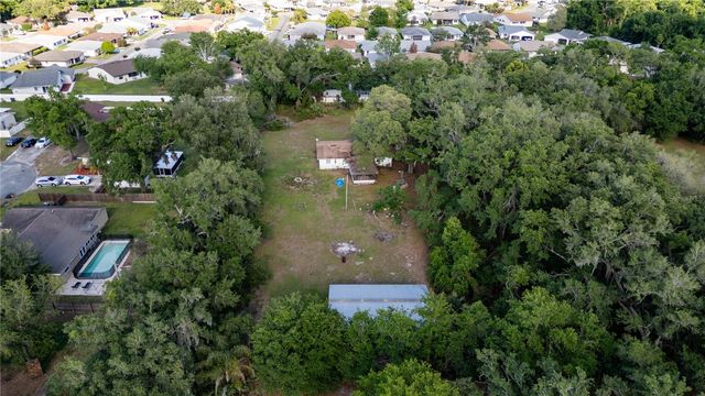 2005 W PIPKIN ROAD, Lakeland, FL 33811
