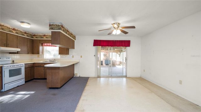 2005 W PIPKIN ROAD, Lakeland, FL 33811