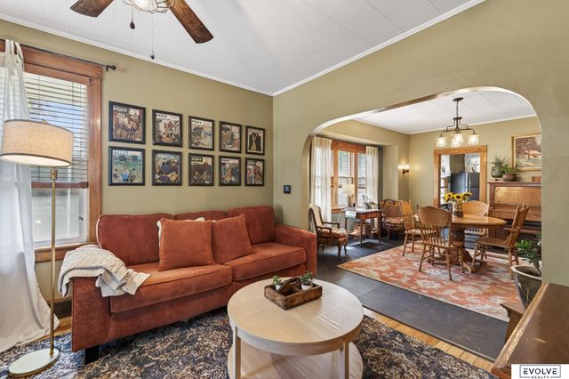 4422 S 40Th Street, Omaha, NE 68107