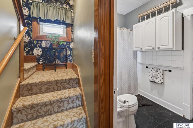 4422 S 40Th Street, Omaha, NE 68107