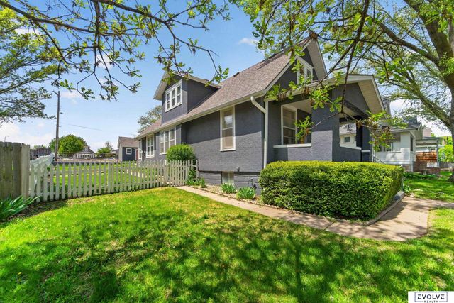 4422 S 40Th Street, Omaha, NE 68107