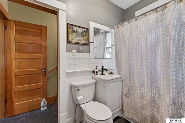 4422 S 40Th Street, Omaha, NE 68107