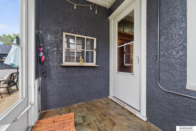 4422 S 40Th Street, Omaha, NE 68107