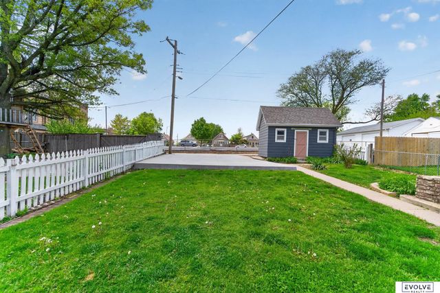 4422 S 40Th Street, Omaha, NE 68107