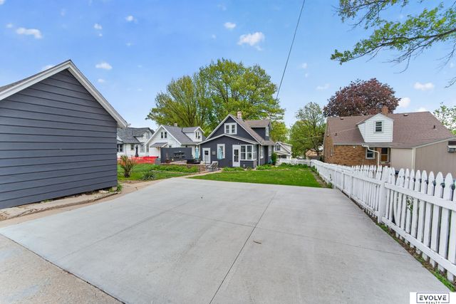 4422 S 40Th Street, Omaha, NE 68107