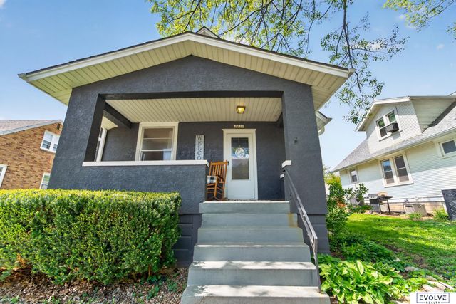 4422 S 40Th Street, Omaha, NE 68107