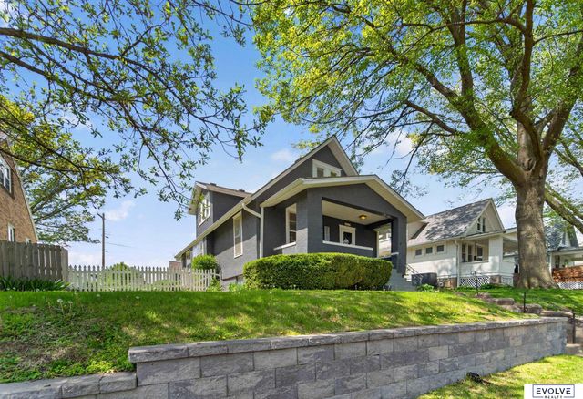 4422 S 40Th Street, Omaha, NE 68107