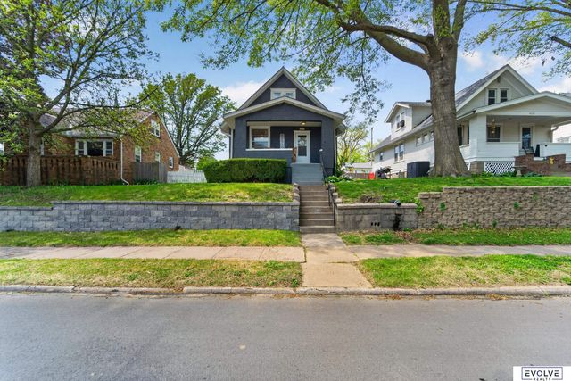 4422 S 40Th Street, Omaha, NE 68107