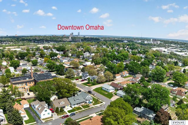 4422 S 40Th Street, Omaha, NE 68107