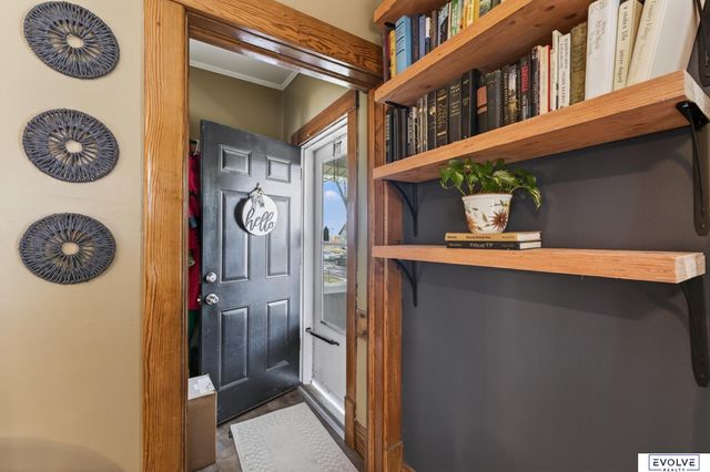 4422 S 40Th Street, Omaha, NE 68107
