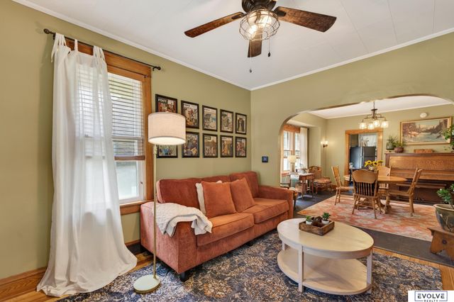 4422 S 40Th Street, Omaha, NE 68107