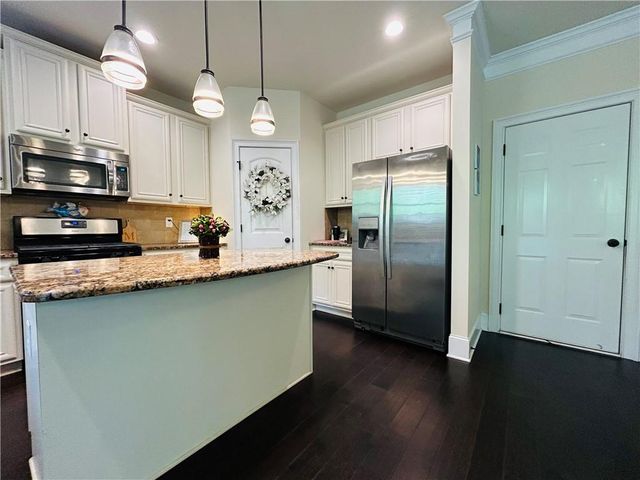 911 Rainsong Court, Braselton, GA 30517