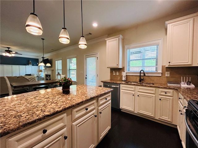 911 Rainsong Court, Braselton, GA 30517