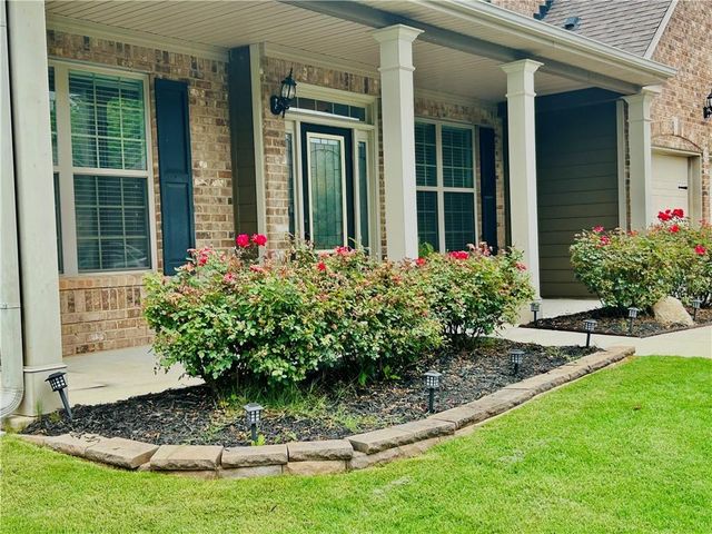 911 Rainsong Court, Braselton, GA 30517