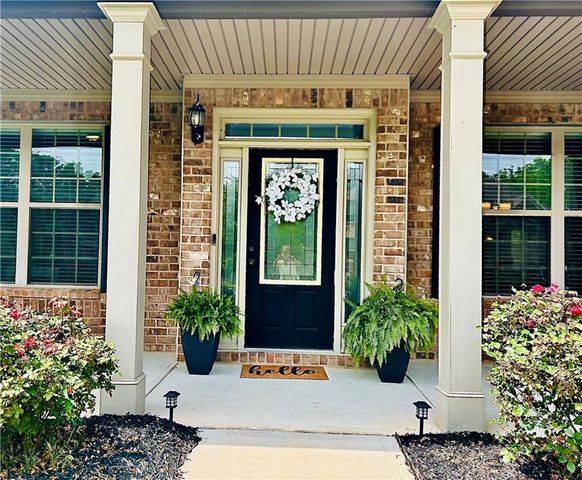 911 Rainsong Court, Braselton, GA 30517