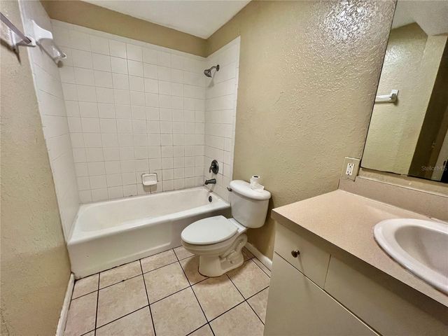 5310 26TH ST W 202, Bradenton, FL 34207