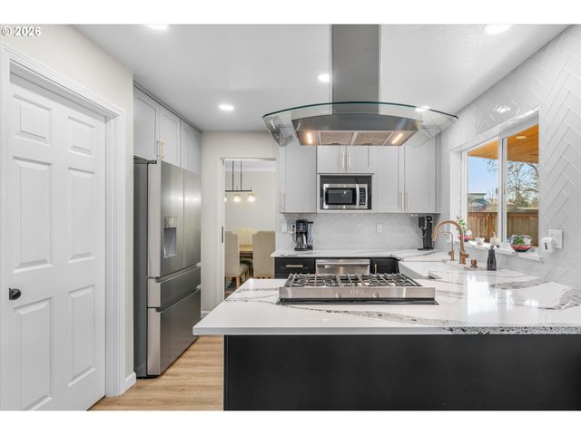 3121 Ne GLENCOE OAKS Pl, Hillsboro, OR 97124