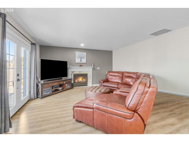 3121 Ne GLENCOE OAKS Pl, Hillsboro, OR 97124