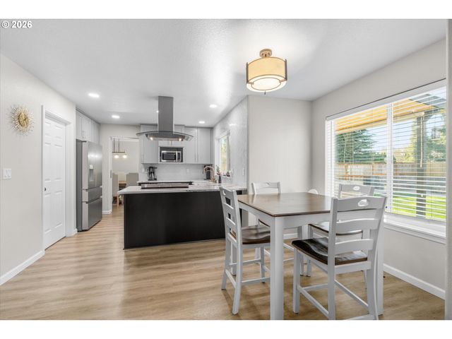 3121 Ne GLENCOE OAKS Pl, Hillsboro, OR 97124