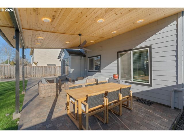 3121 Ne GLENCOE OAKS Pl, Hillsboro, OR 97124