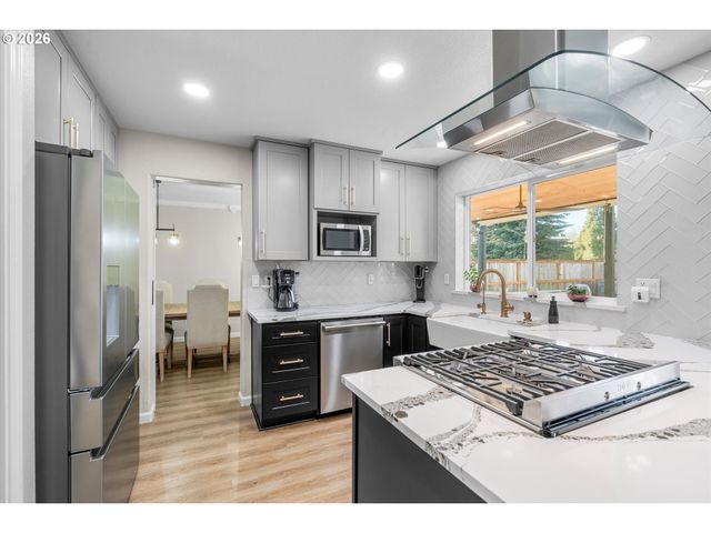 3121 Ne GLENCOE OAKS Pl, Hillsboro, OR 97124