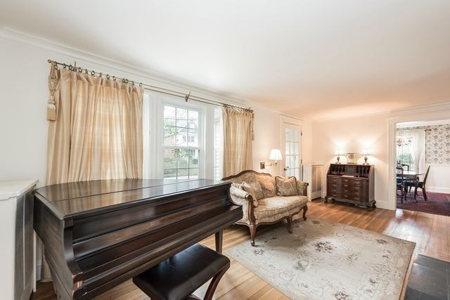 62 Evergreen Ave, Newton, MA 02466