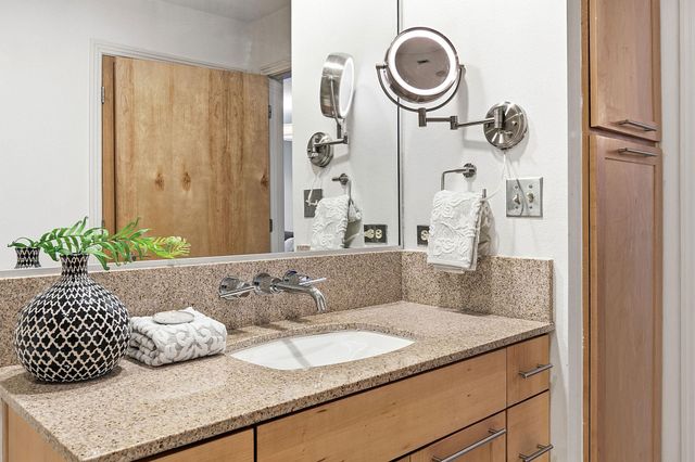 1600 Barton Springs RD 5103, Austin, TX 78704
