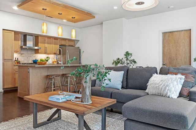 1600 Barton Springs RD 5103, Austin, TX 78704