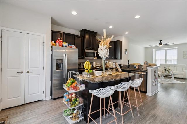 609 Brickell CHSE, Chesapeake, VA 23324