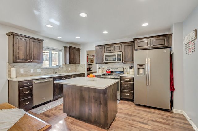 370 STONE HOLLOW DR, Santaquin, UT 84655