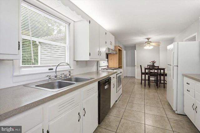 300 TAMARA CIR, Newark, DE 19711