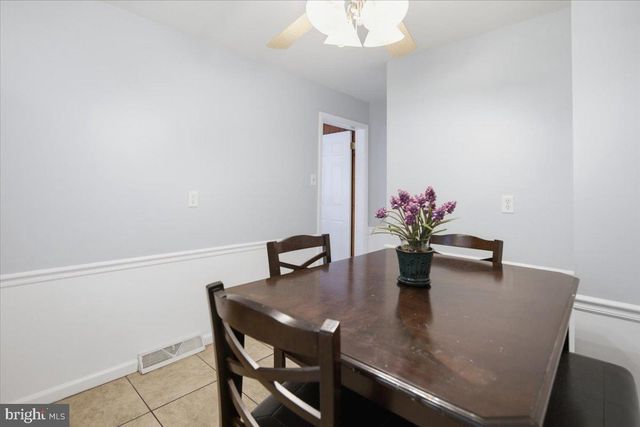 300 TAMARA CIR, Newark, DE 19711