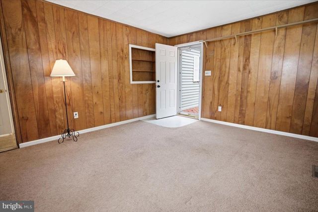 300 TAMARA CIR, Newark, DE 19711