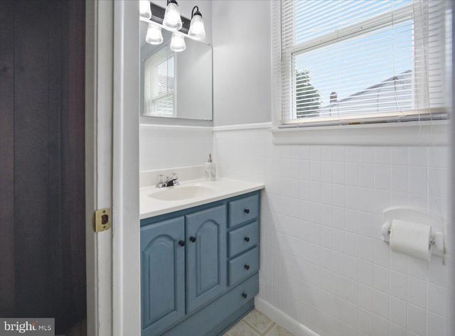300 TAMARA CIR, Newark, DE 19711