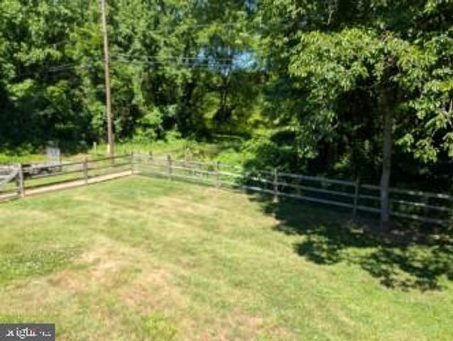 300 TAMARA CIR, Newark, DE 19711